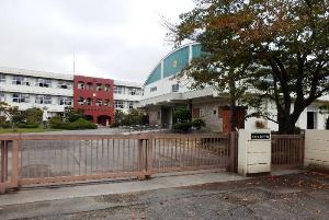 社小学校