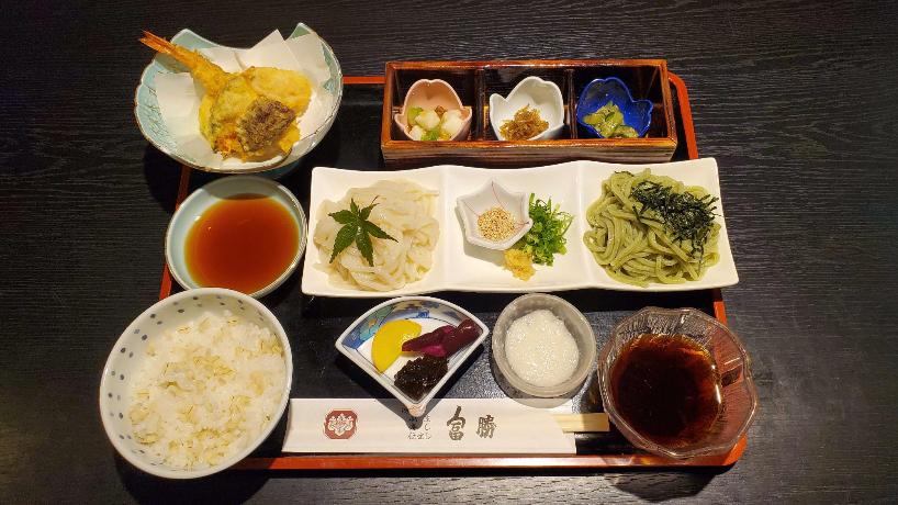 割烹とみかつさんで提供されているかとう御膳の写真です。夏季限定の販売です。