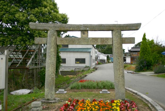 大芋神社石鳥居