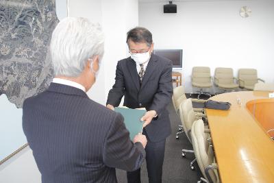 答申の様子