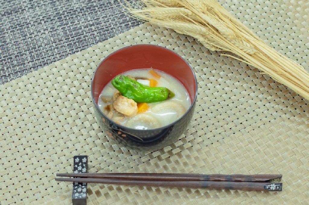 具沢山　粕汁すいとん