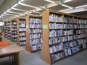 東条図書館 一般コーナー