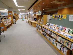 （写真）滝野図書館