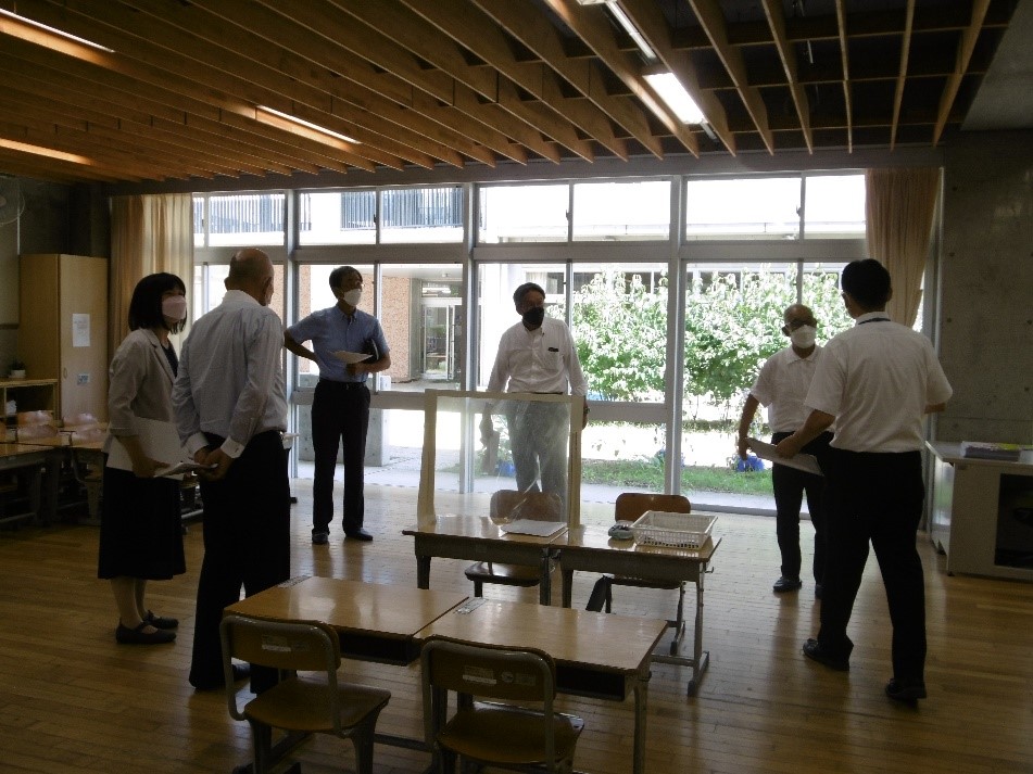 つくば市立春日学園義務教育学校視察風景