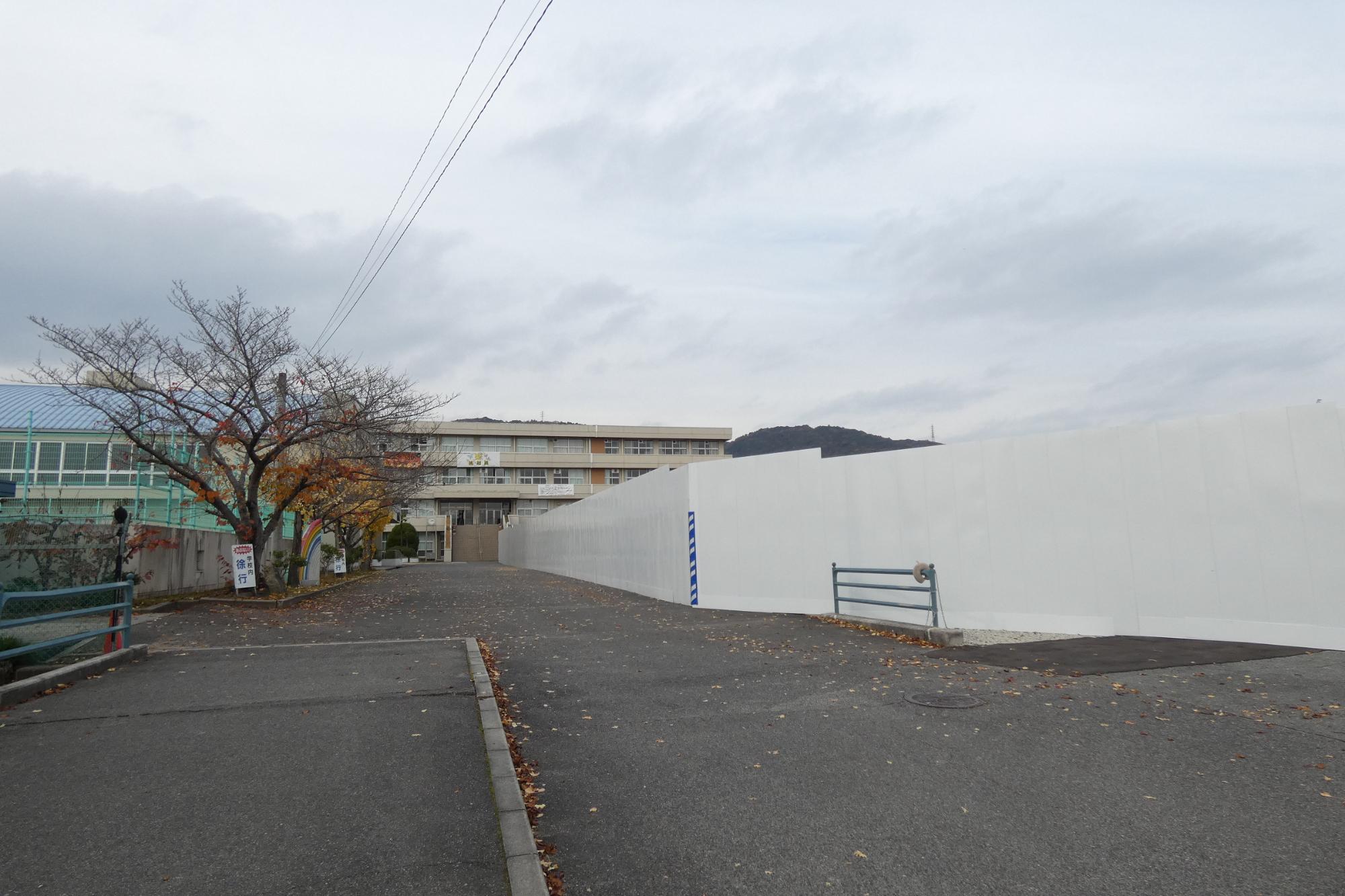 工事進捗　令和7年11月末　仮囲い設置