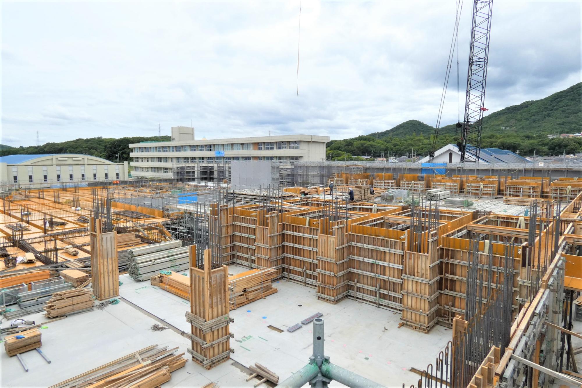 工事進捗　令和8年6月末　2階柱配筋型枠工事
